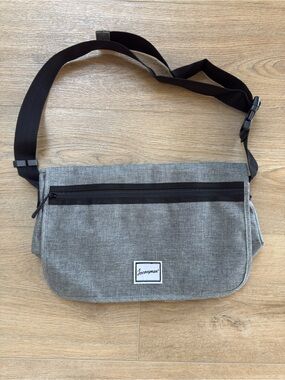 Journeyman Brand Gray Messenger Bag Herschel Style Tote 14.5” X 8.5” NWT